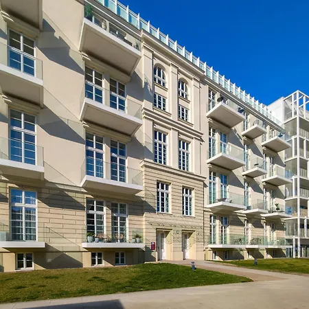 Rynek Luminous By Bookinghost