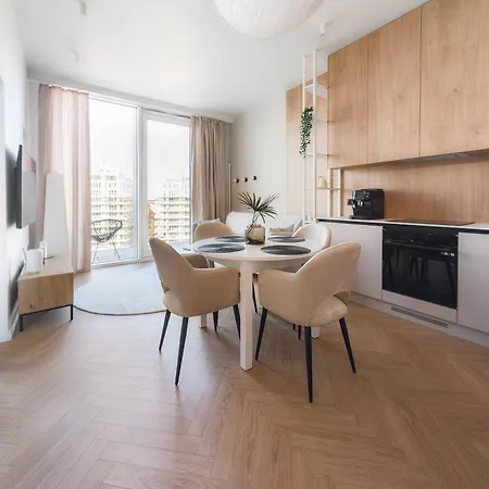 Rynek Luminous By Bookinghost *