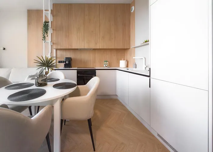 Rynek Luminous By Bookinghost Wrocław