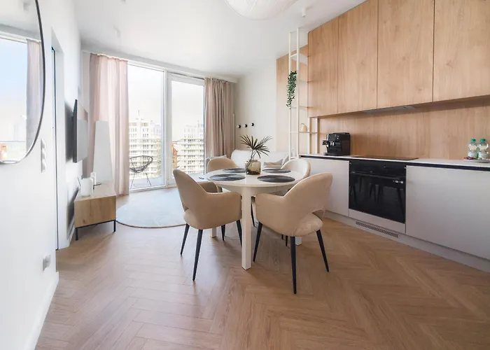 Rynek Luminous By Bookinghost *